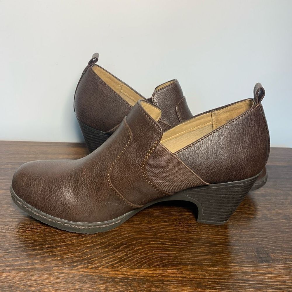Croft & Barrow Women's Maid Ortholite Vegan Leather Slip On Heel Shoes Brown 7.5